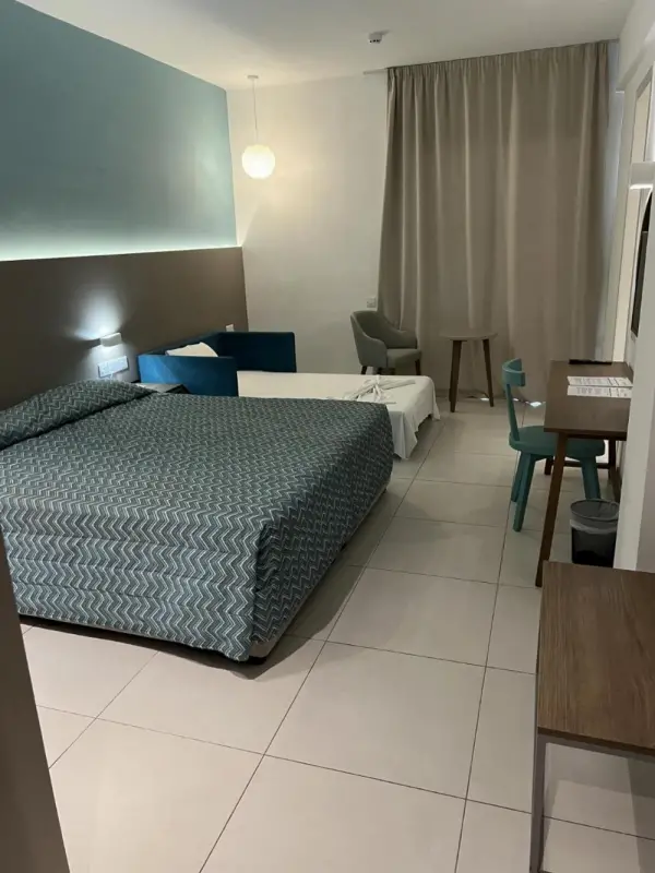 Mandali Hotel Main image